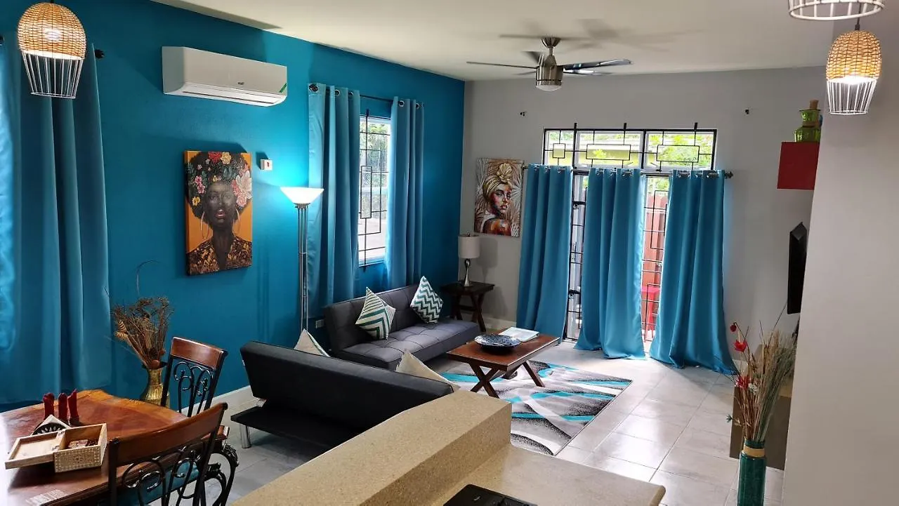 Casa Pinto Guest Apartment 킹스톤